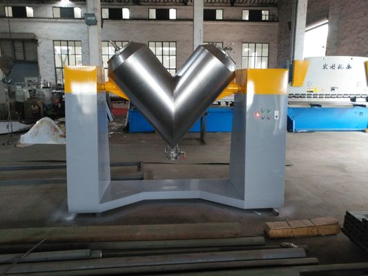 220V-480V औद्योगिक मिक्सर मशीनें वी ब्लेंडर पाउडर 20r / मिनट